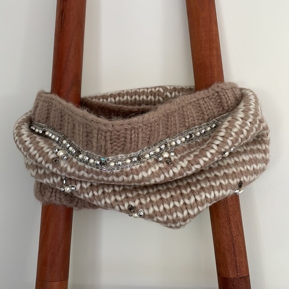 LOFT Infinity Scarf - Picture 4 of 7